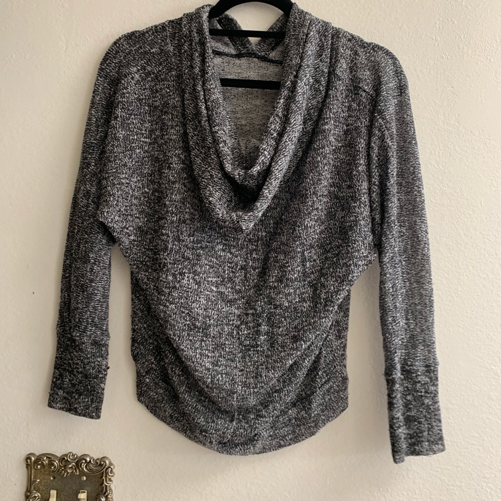 High low pull over - Picture 2 of 2